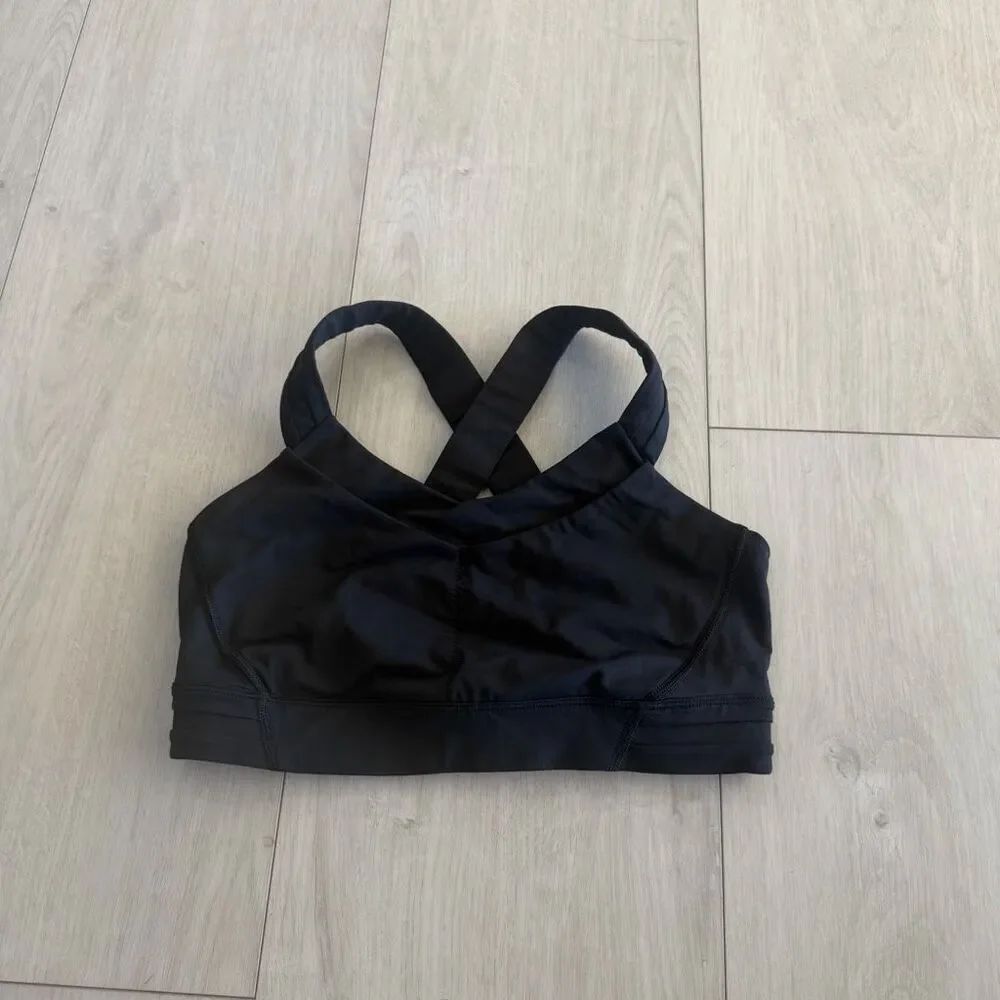 Lululemon women’s sports bra size 6